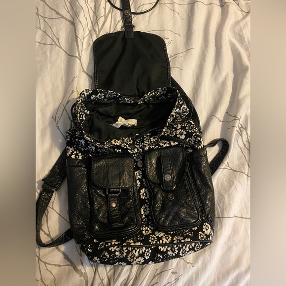 Floral backpack - Picture 2 of 3